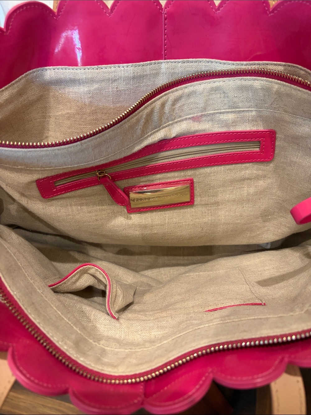 Sondra Roberts Laser-Cut Patent Leather Tote Bag Pink - Picture 4 of 7